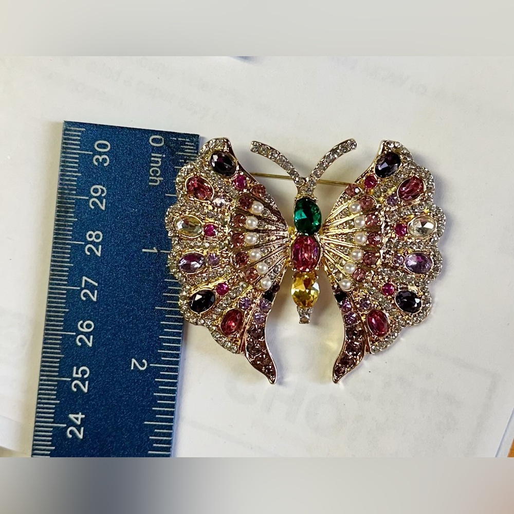 New Rhinestone Butterfly Brooch - Picture 7 of 7